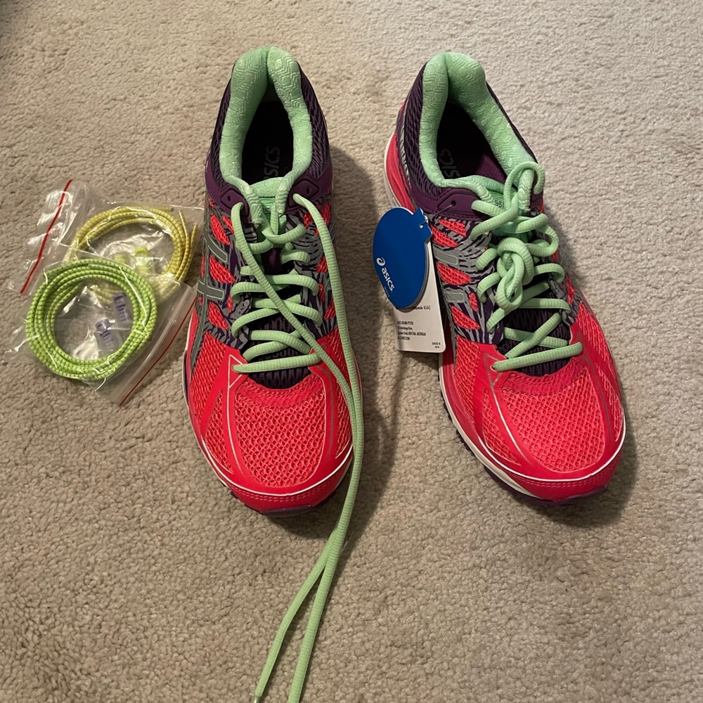 ASICS NWT sneakers size 8
